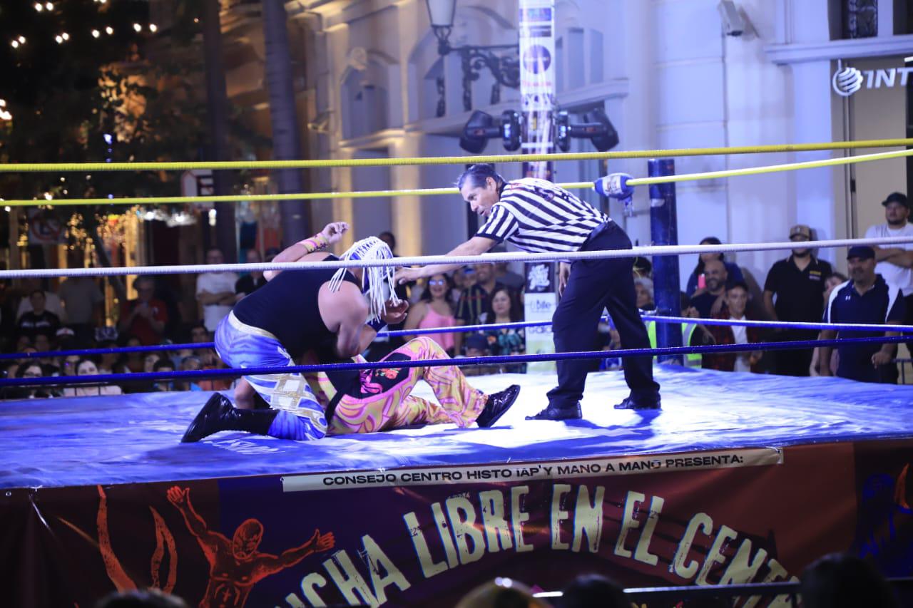 $!Consejo Centro Histórico IPN y Mano a Mano festejan Día del Niño con función de lucha libre