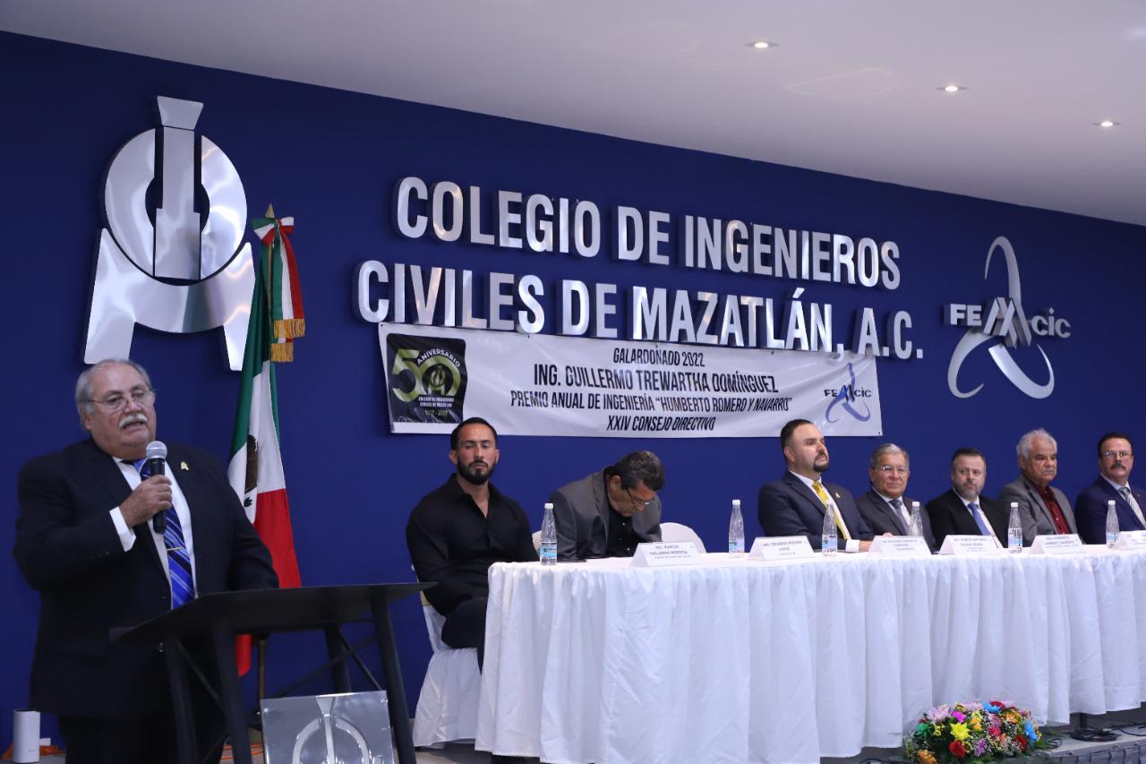 $!El homenajeado expresó unas palabras de agradecimiento a los presentes.