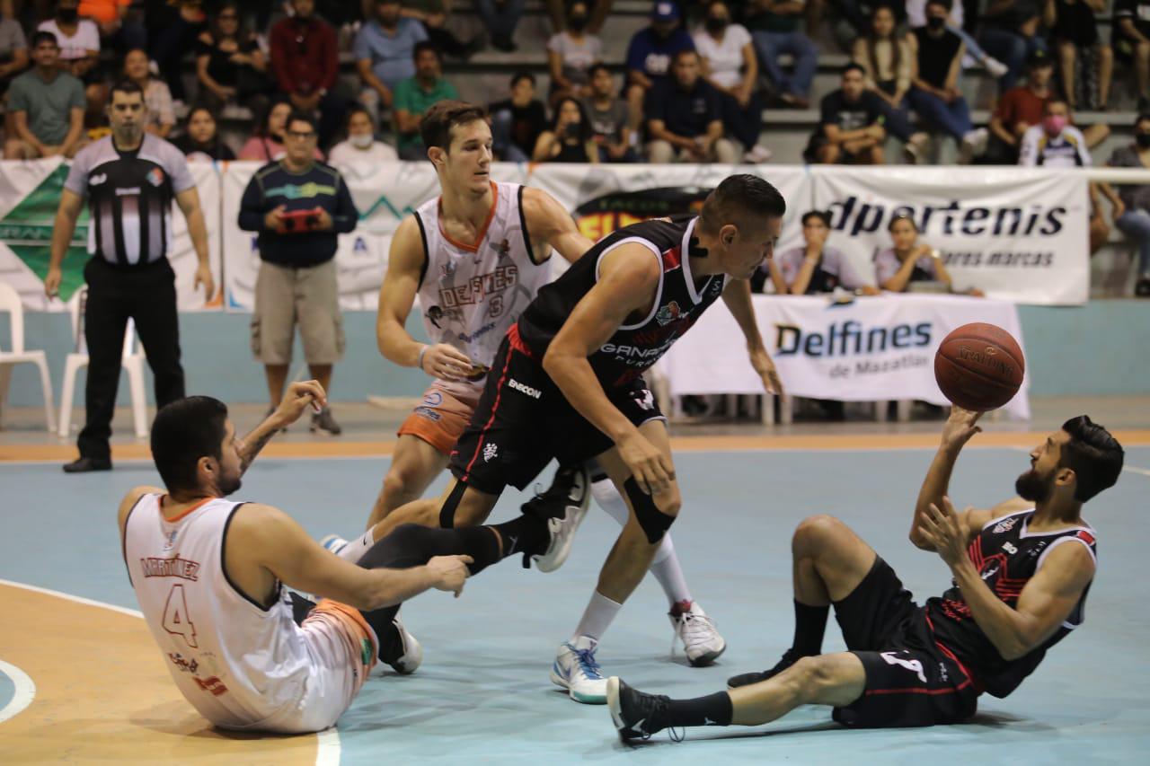 $!Delfines de Mazatlán vence a Ganaderos de Durango y es campeón de la Región 4 en el Cibapac