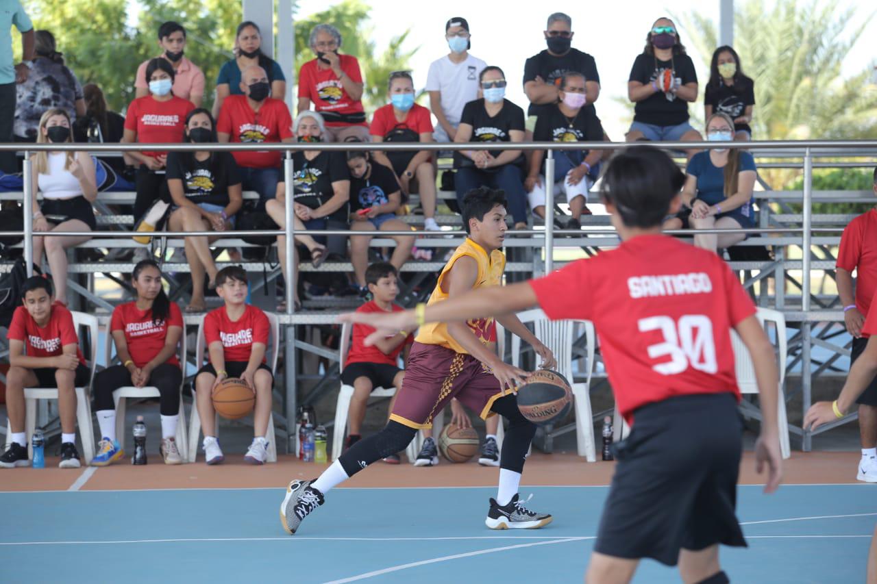 $!Sun Devils ‘quema’ a Jaguares en la Copa de Basquetbol Mazatlán