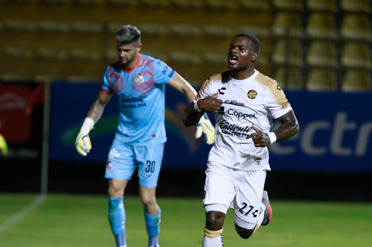 $!Dorados de Sinaloa golea a Cimarrones y es sublíder del Apertura 2021