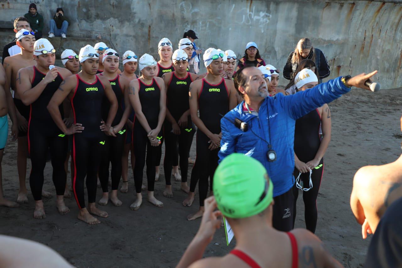 $!Mazatlán, sin rival en estatal de aguas abiertas