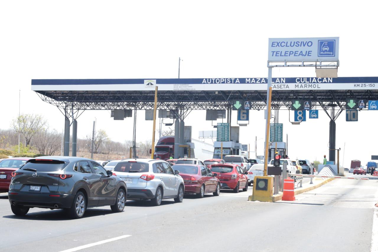 $!Autopista Mazatlán-Culiacán registra fuerte tráfico hacia el puerto