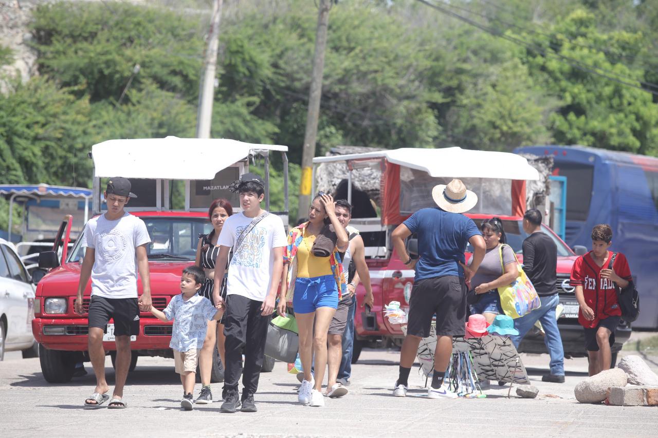 $!Vive Mazatlán sábado caluroso, pero muy movido por turismo