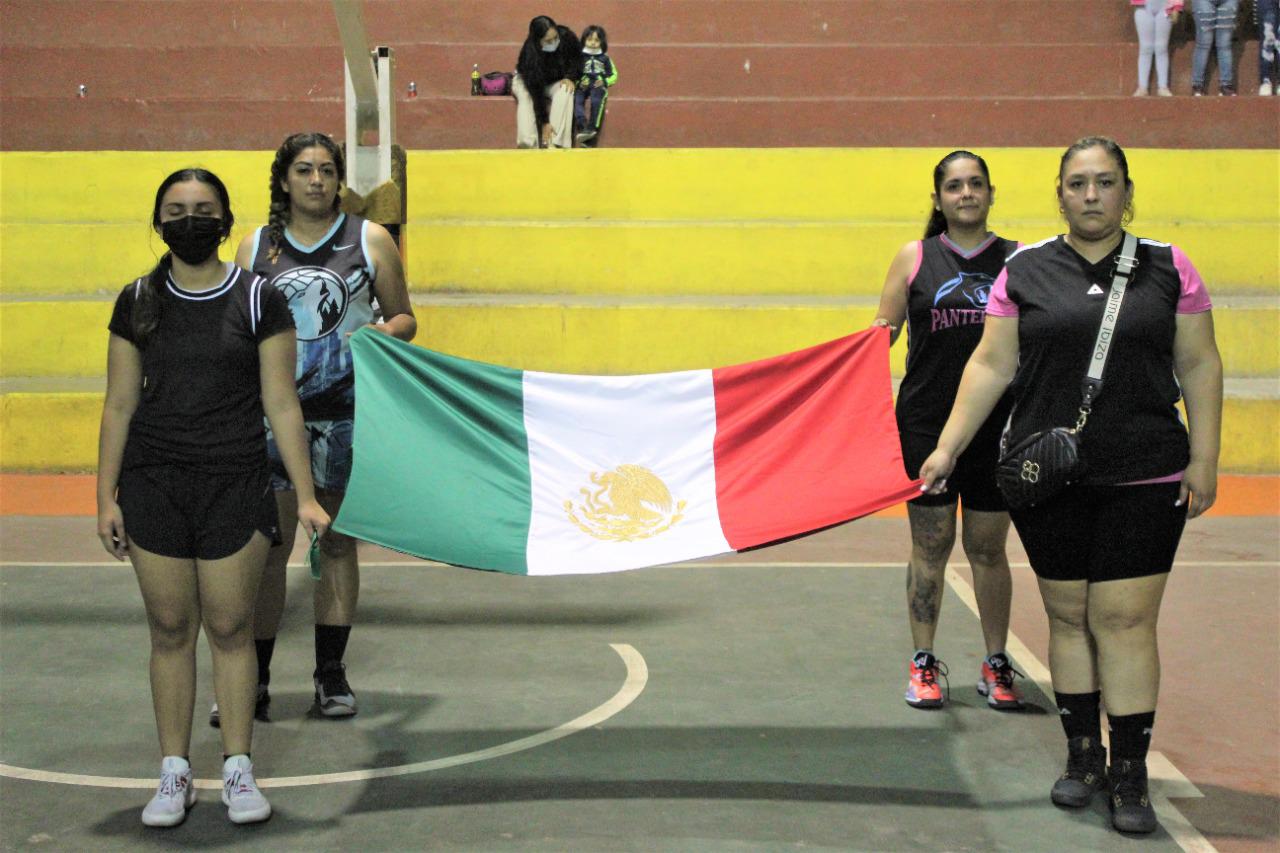 $!Rinden tributo a la ‘Generación Dorada’ del baloncesto femenil de Escuinapa