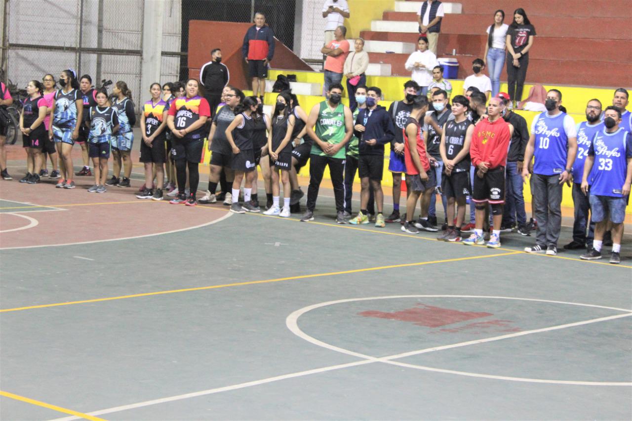 $!Rinden tributo a la ‘Generación Dorada’ del baloncesto femenil de Escuinapa