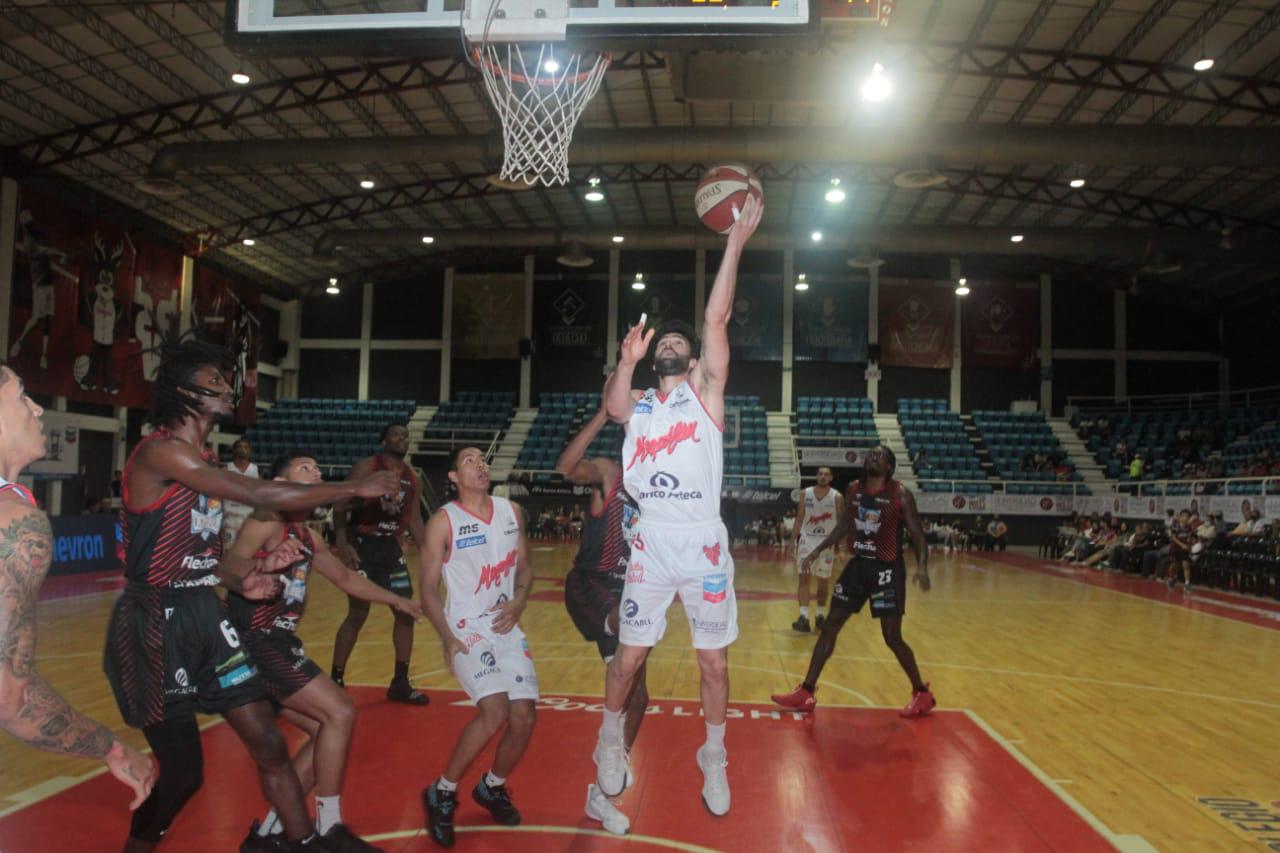 $!Venados Basketball se muestra efectivo y toma revancha ante Ostioneros