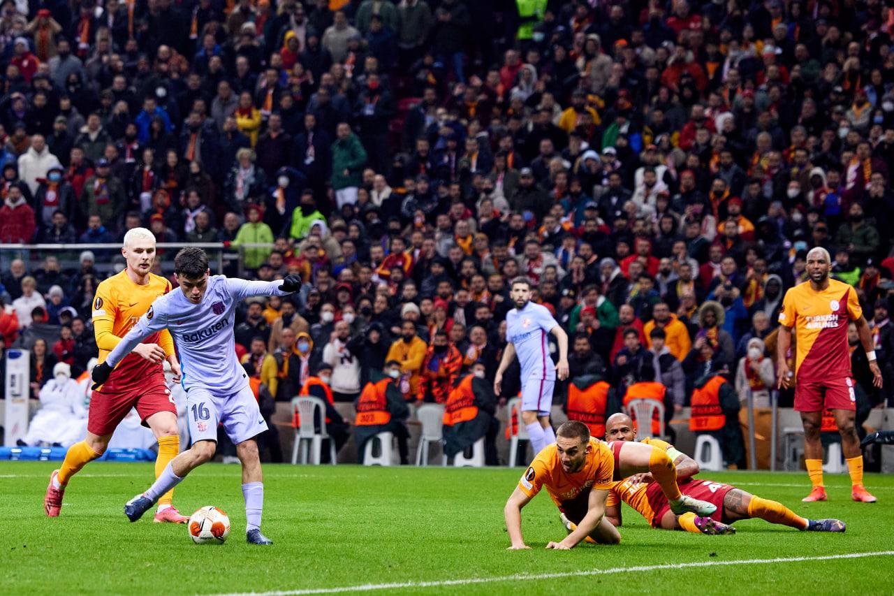 $!Pedri y Aubemayang meten al Barça en cuartos en la Europa League