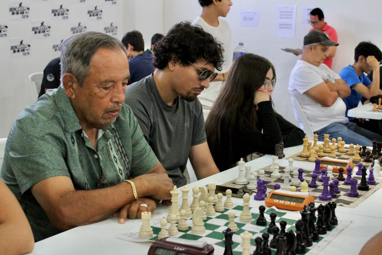 $!Ajedrecistas en Mazatlán compiten por su pase al Campeonato Nacional en intensa eliminatoria