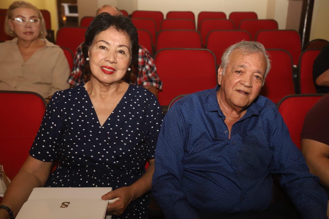 $!Silvia de Tolentino y Ariel Tolentino.