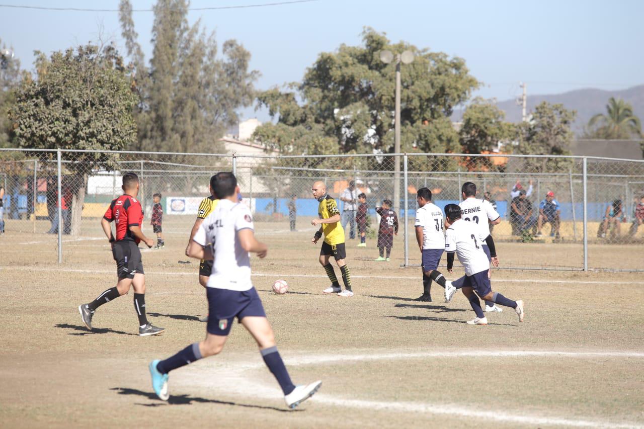 $!Deportivo Dr. Christian Muñoz continúa invicto en la Liga Intermédicos