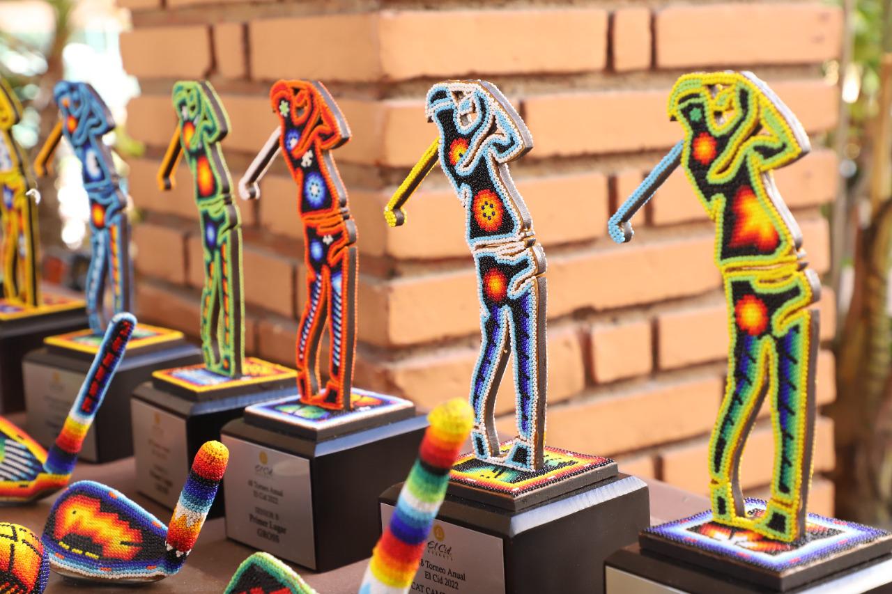 $!Los trofeos.