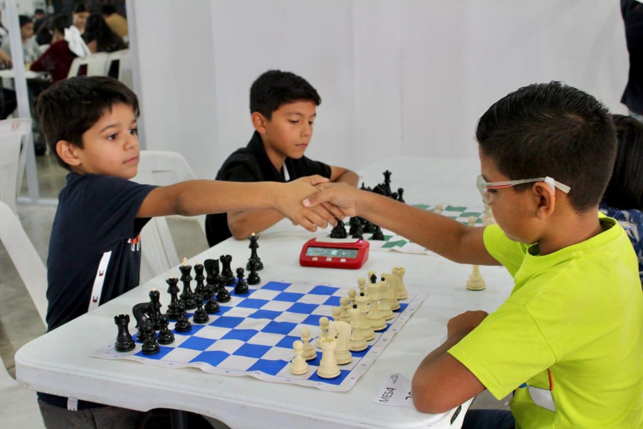 $!Ajedrecistas en Mazatlán compiten por su pase al Campeonato Nacional en intensa eliminatoria