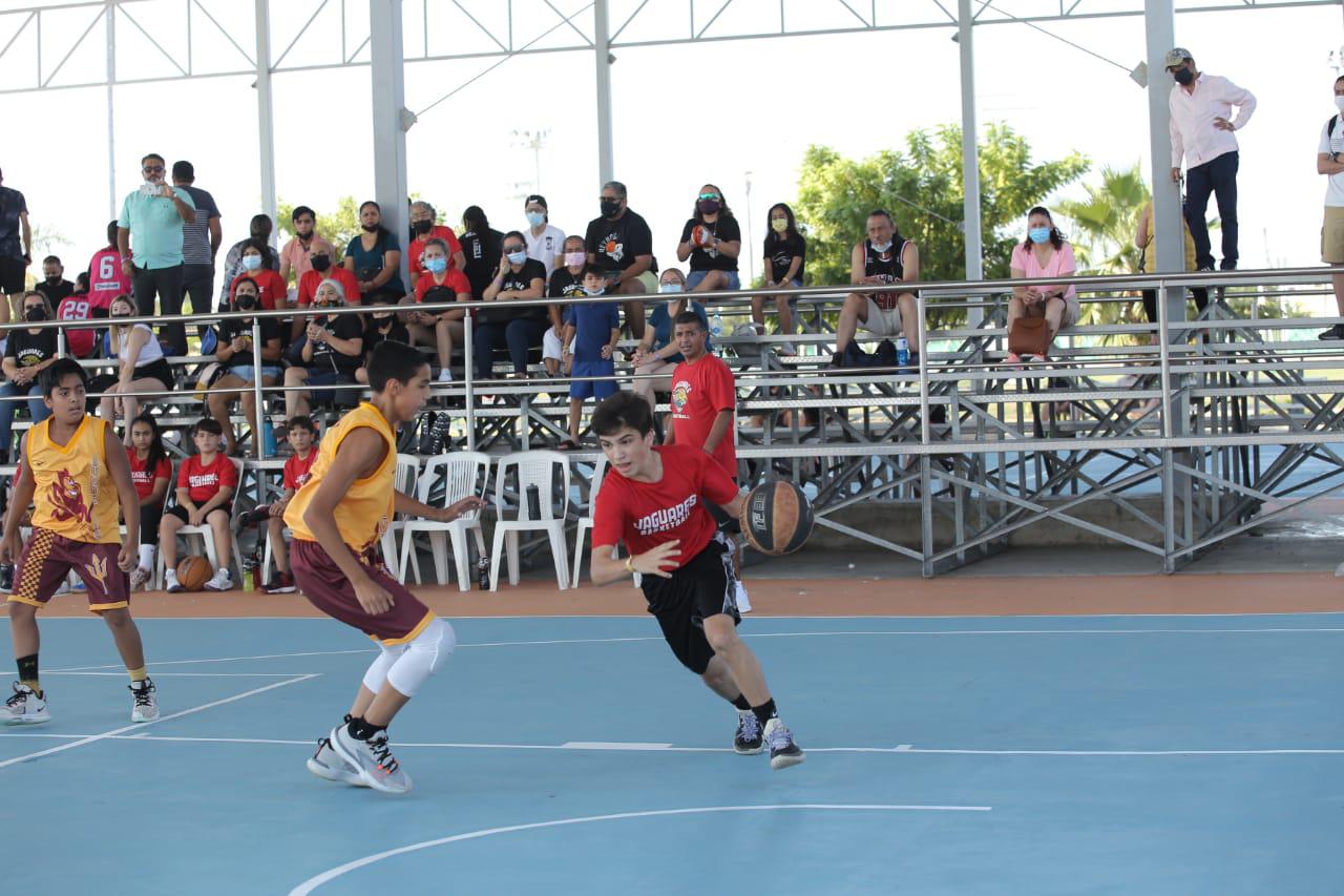 $!Sun Devils ‘quema’ a Jaguares en la Copa de Basquetbol Mazatlán