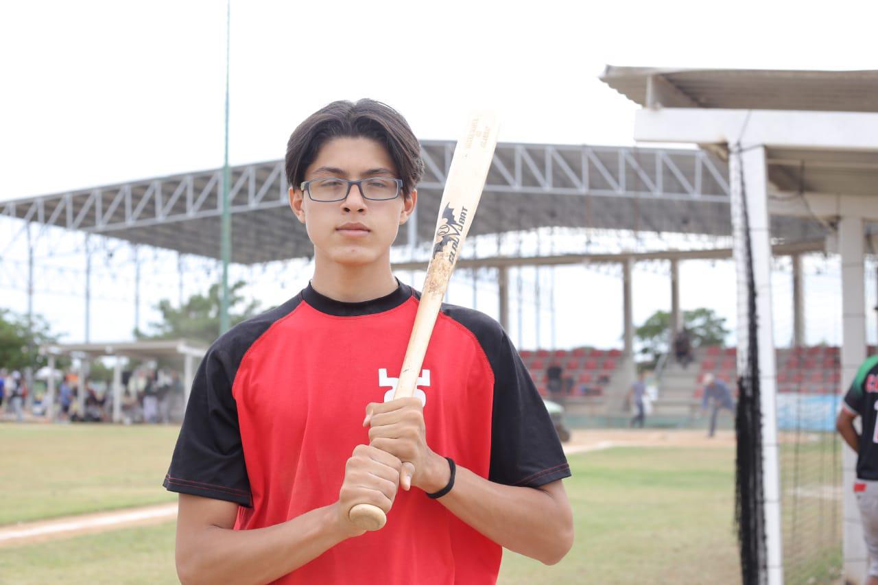 $!Santiago Contreras se convierte en Primera Firma de Venados de Mazatlán