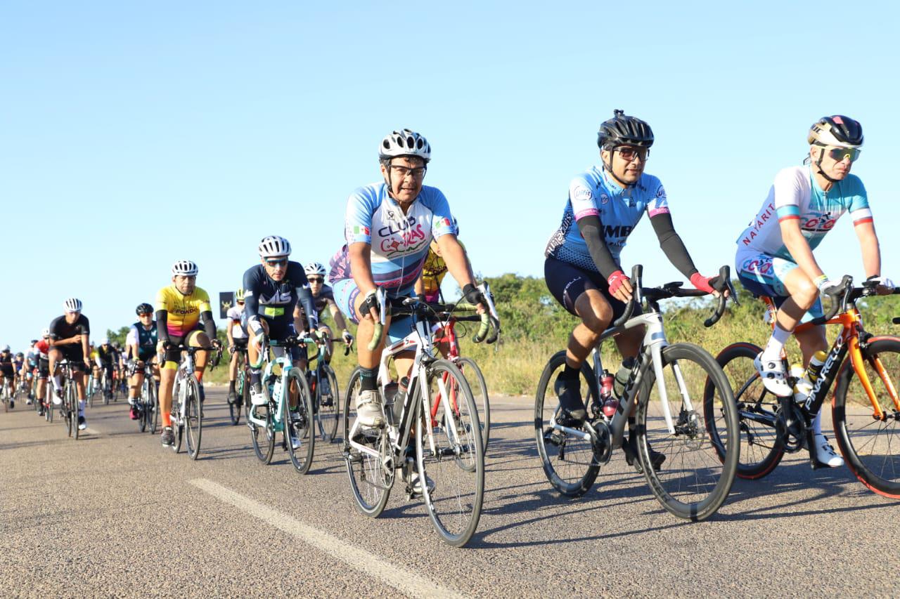 $!Venados Ciclismo se lleva el podio en tradicional carrera Gran Fondo Mazatlán