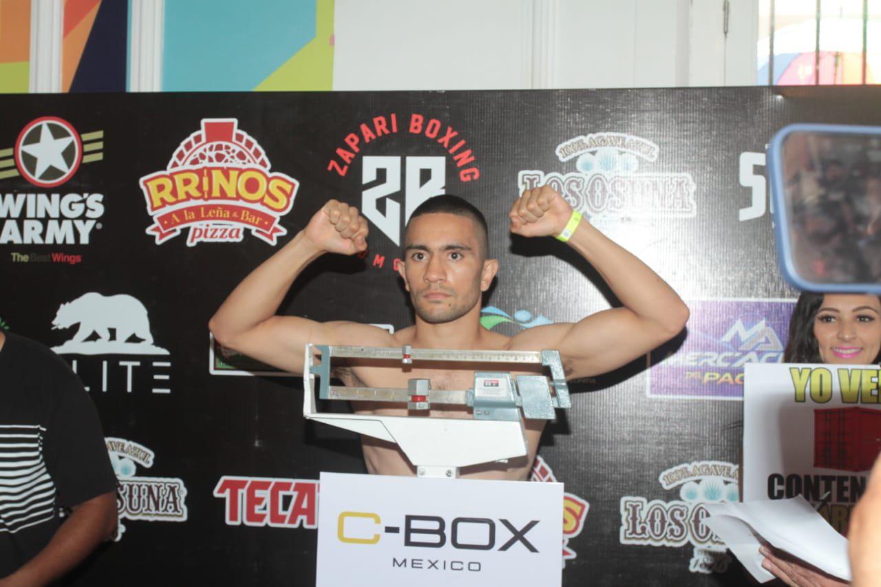$!Pesaje para la función de box Rumbo a la gloria. Jesús Veneno Aréchiga vs. David Zamorita Reyes