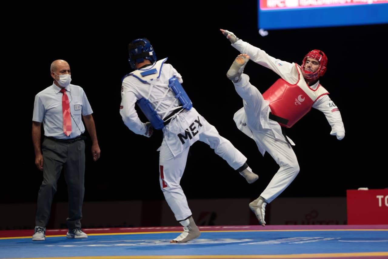 $!¡Juan Diego García es de oro! El sinaloense conquista el título del taekwondo en su debut en los Paralímpicos