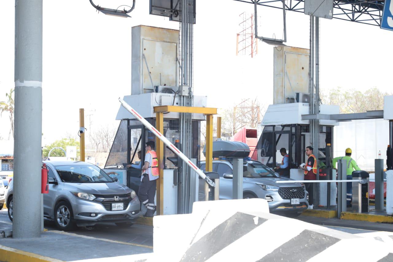 $!Autopista Mazatlán-Culiacán registra fuerte tráfico hacia el puerto