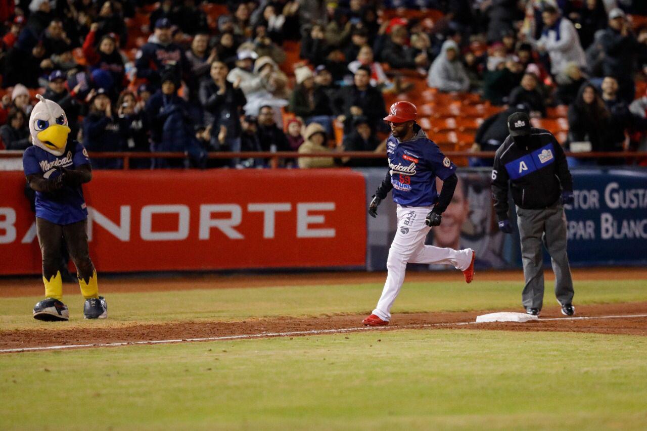 $!Venados de Mazatlán hace triple movimiento con Águilas de Mexicali
