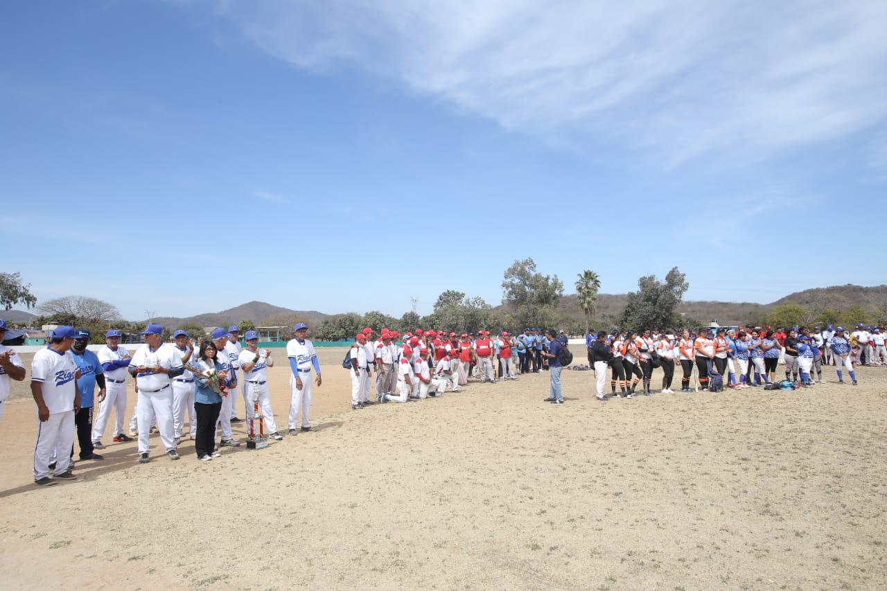 $!Se inauguran las ligas de beisbol Libre y Máster del Club Chololos