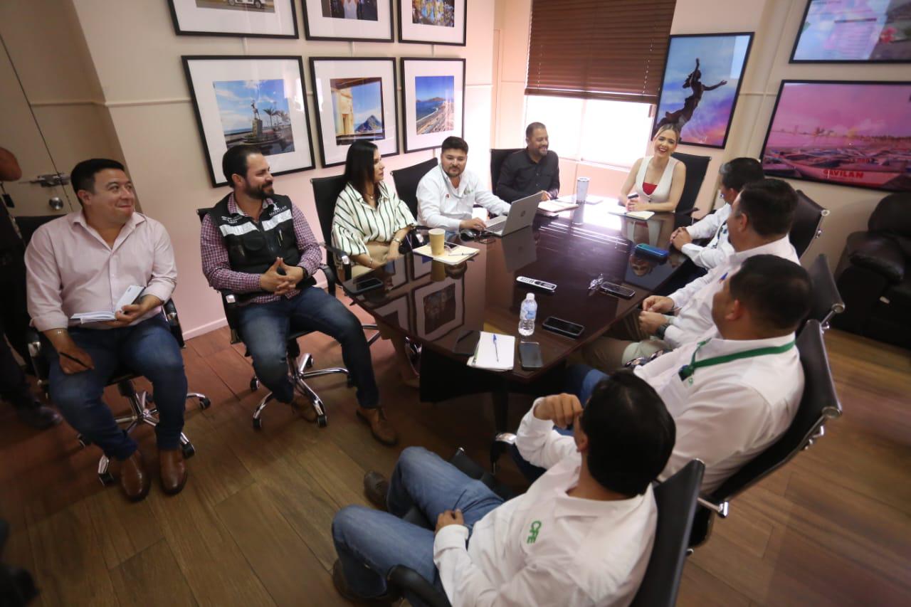 $!Ante apagones y enojo de familias, se reúnen Alcaldesa de Mazatlán y superintendente de CFE, para atender el caso