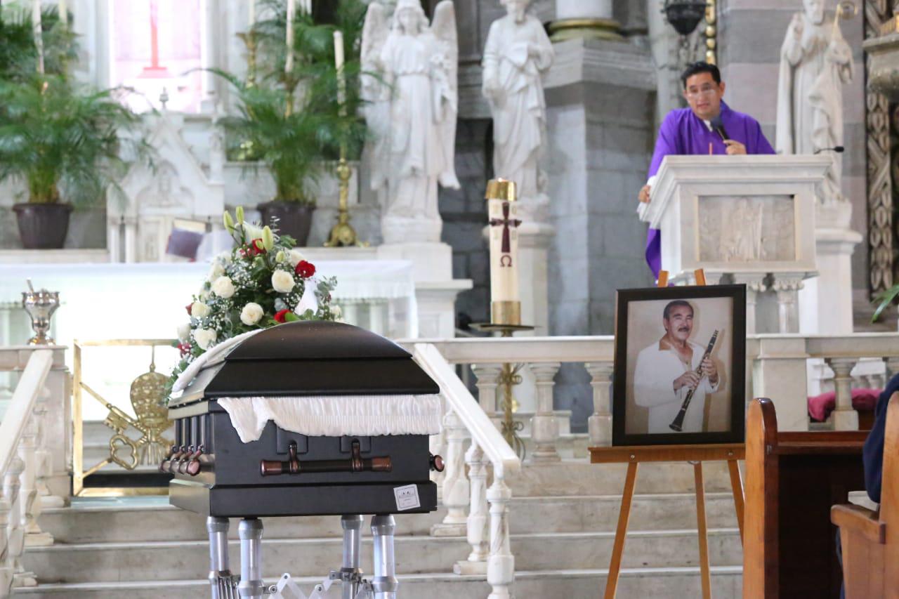 $!El Padre Concepción Hernández ofició la misa de cuerpo presente