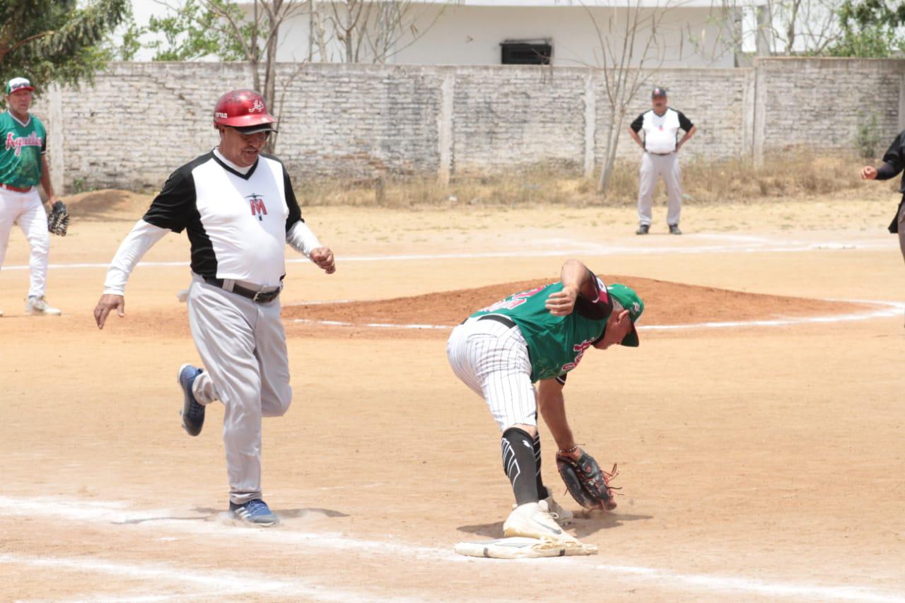 $!Águilas de Culiacán avanza a las semifinales del Nacional de Beisbol 60 y Más 2022