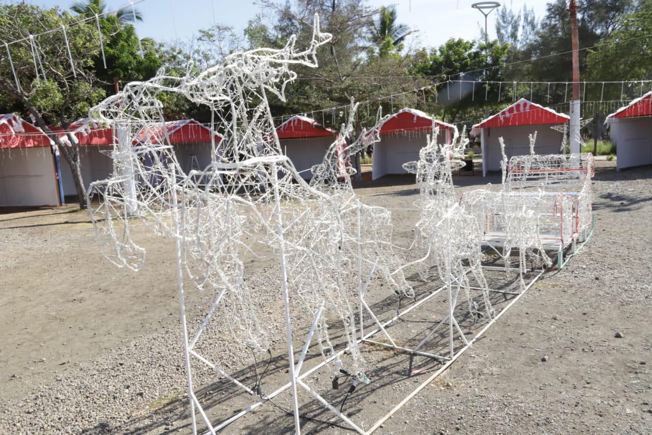 $!Anuncian apertura de la Villa Navideña Mazatlán 2024, para el próximo lunes, en el Parque Central