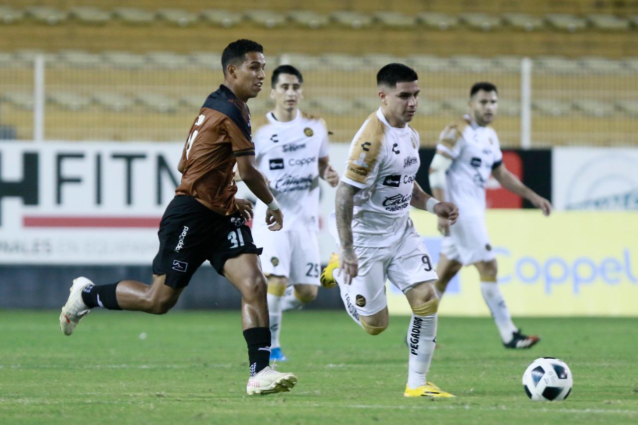 $!Dorados de Sinaloa le pega a Correcaminos y se afianza como líder del Apertura 2021