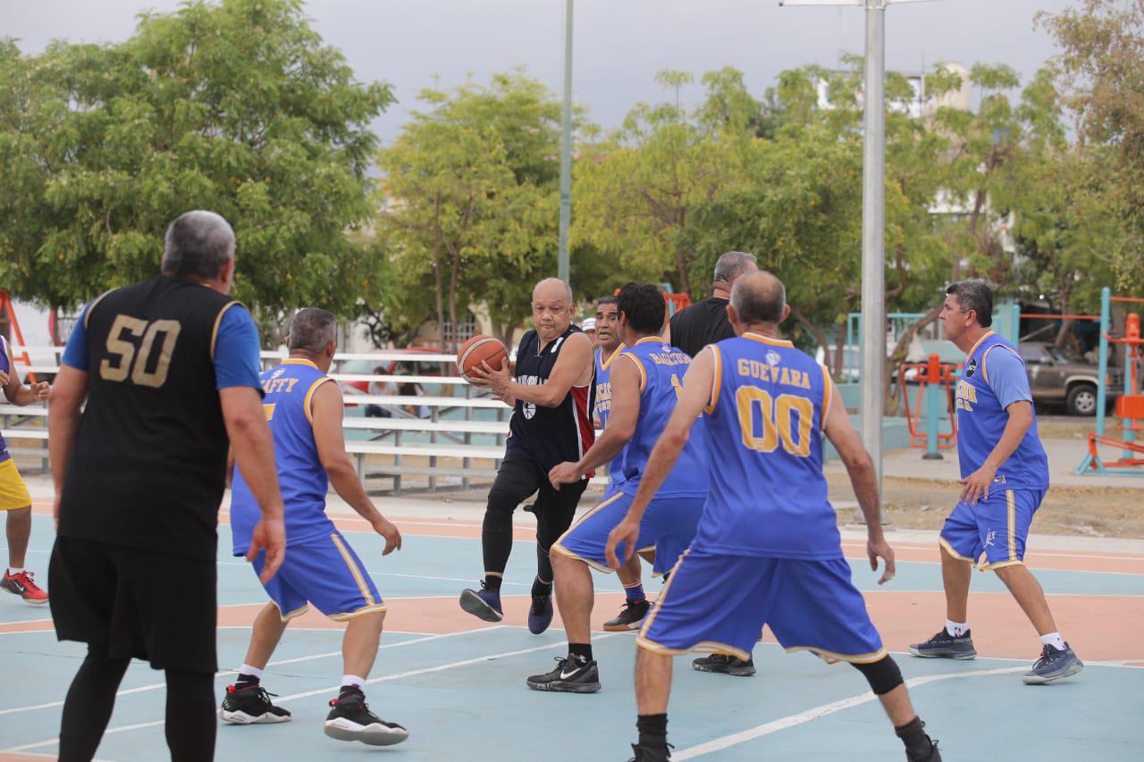 $!Educación Física está en plan ascendente en Torneo Maxibasquet