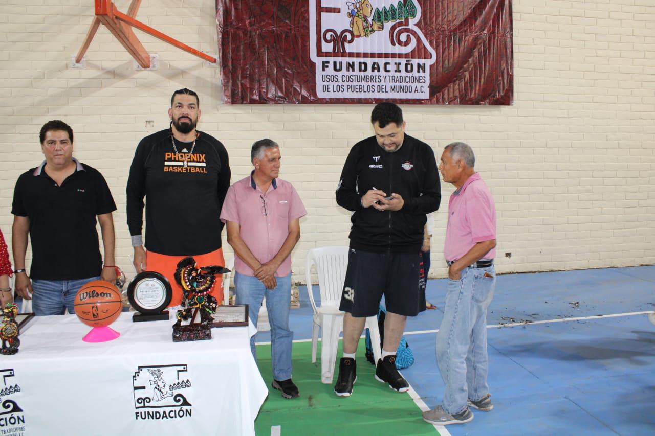 $!‘Manolo’, el fan número uno de Horacio Llamas en Rosario