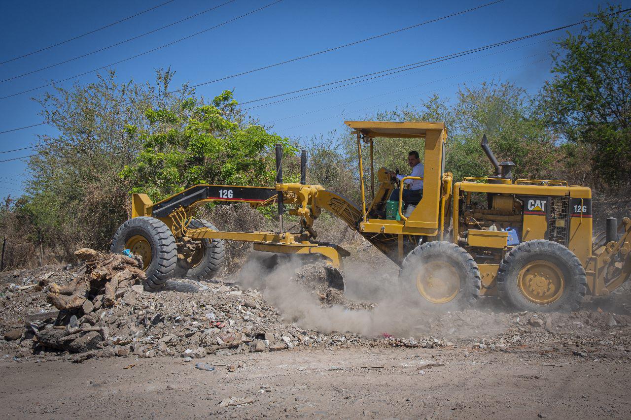$!Ayuntamiento de Culiacán previene inundaciones en Colonia San Juan