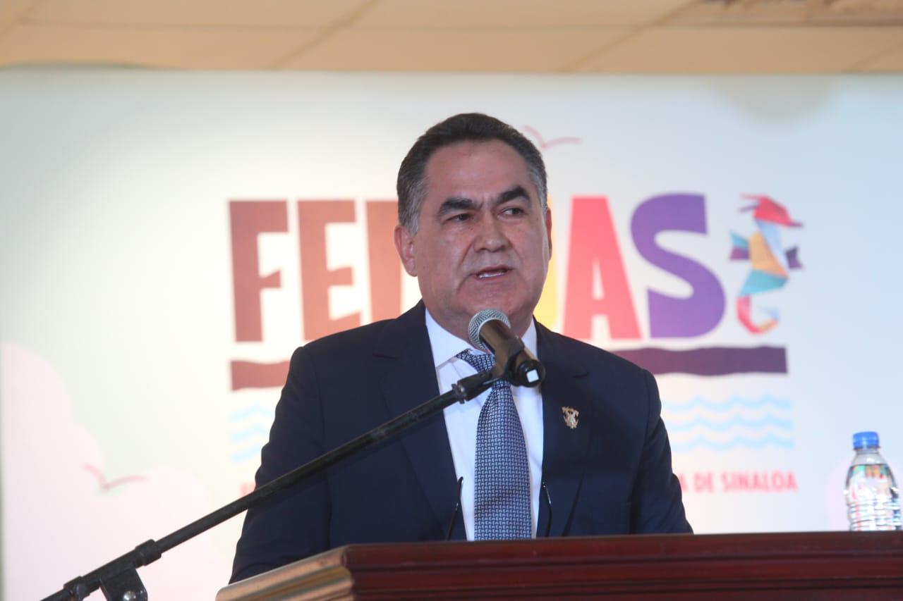 $!El rector Jesús Madueña Molina en su mensaje anunció que habrá 35 editoriales y más de 3 mil títulos en exhibición.