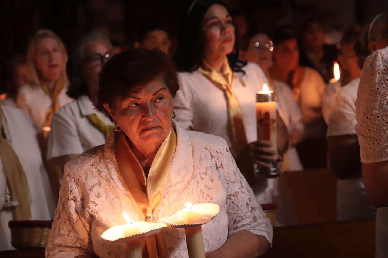 $!Llaman en la Vigilia Pascual en Mazatlán a vivir con generosidad, fe y esperanza renovada