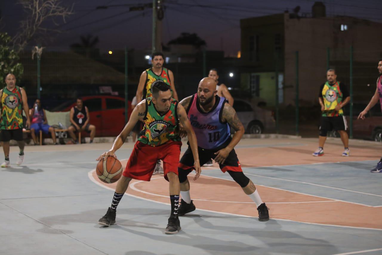 $!Toman delantera Halcones y Teke Tires en la Liga Burócrata
