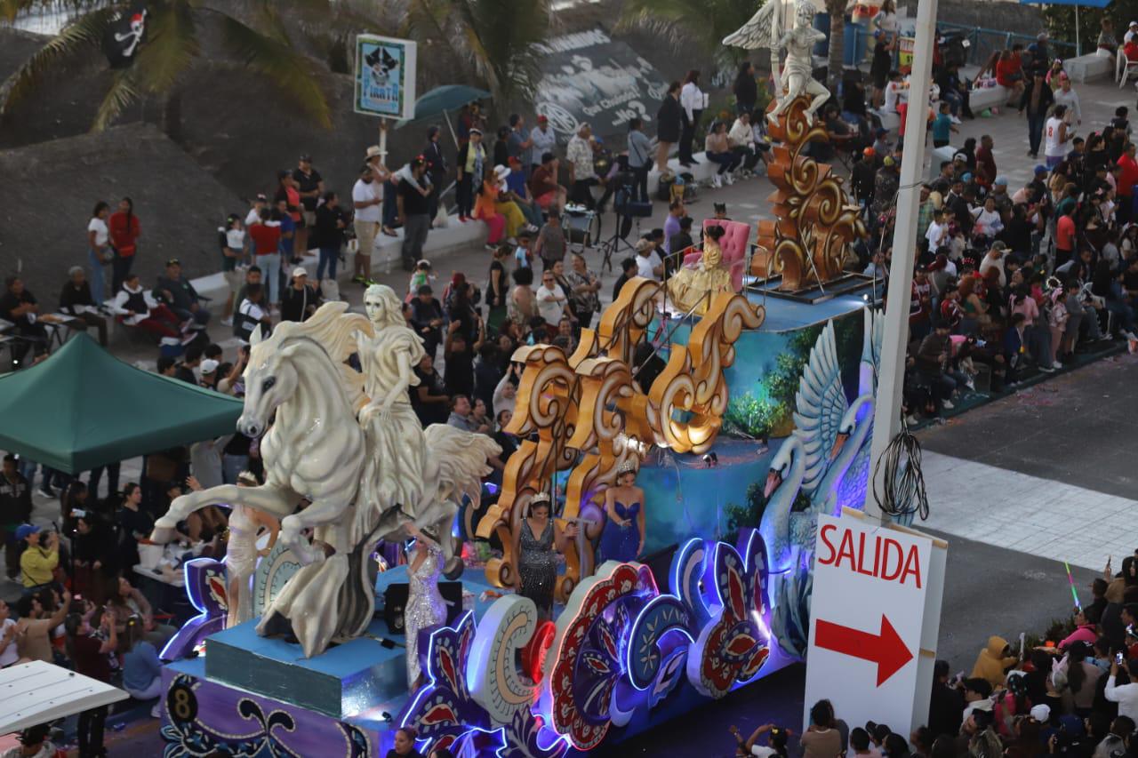 $!Mazatlán se llena de fiesta, música y color con el segundo desfile del Carnaval 2025