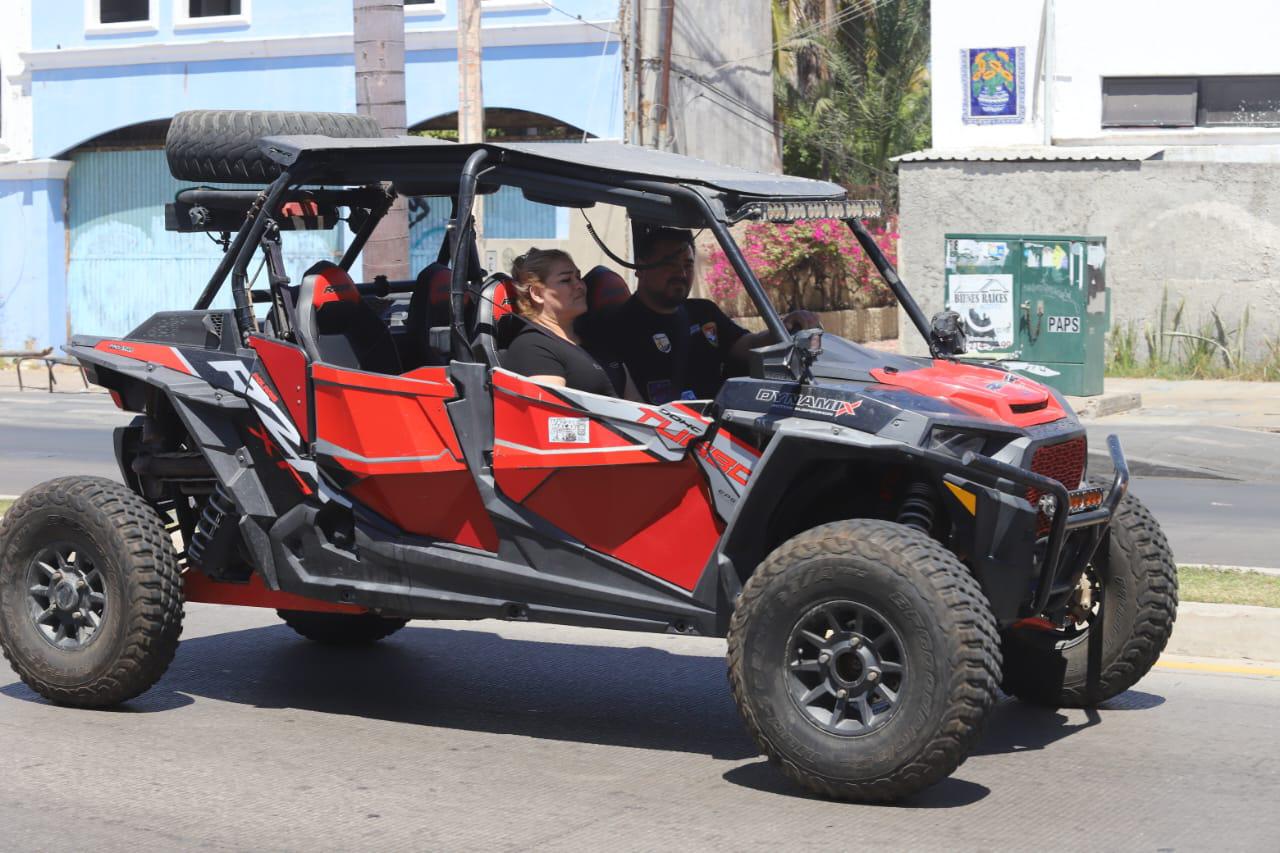$!Llama Tránsito en Mazatlán a conductores de razers a apegarse a la Ley esta Semana Santa
