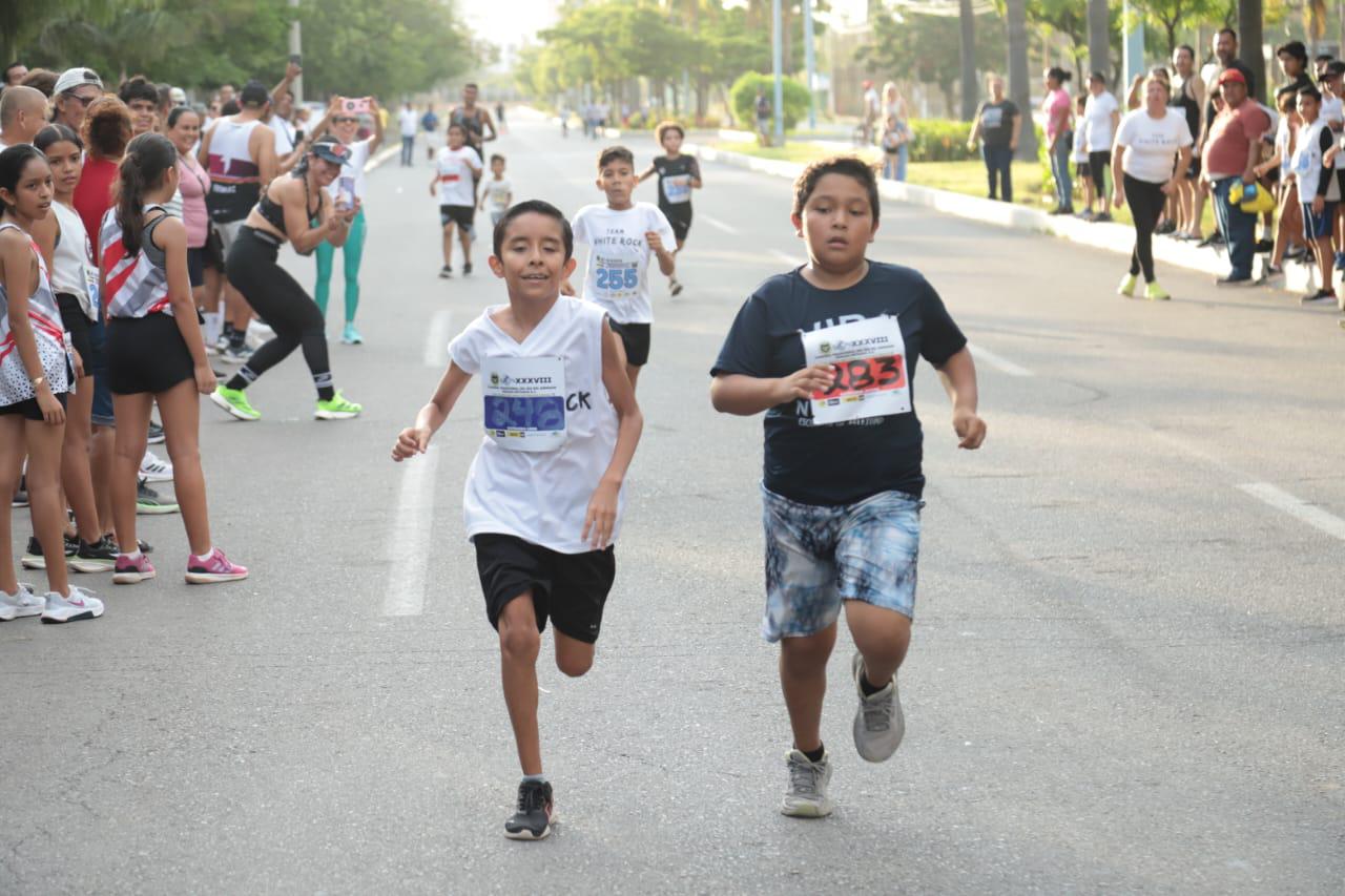 $!Dinastía Labrador hace de las suyas en Carrera del Día del Abogado