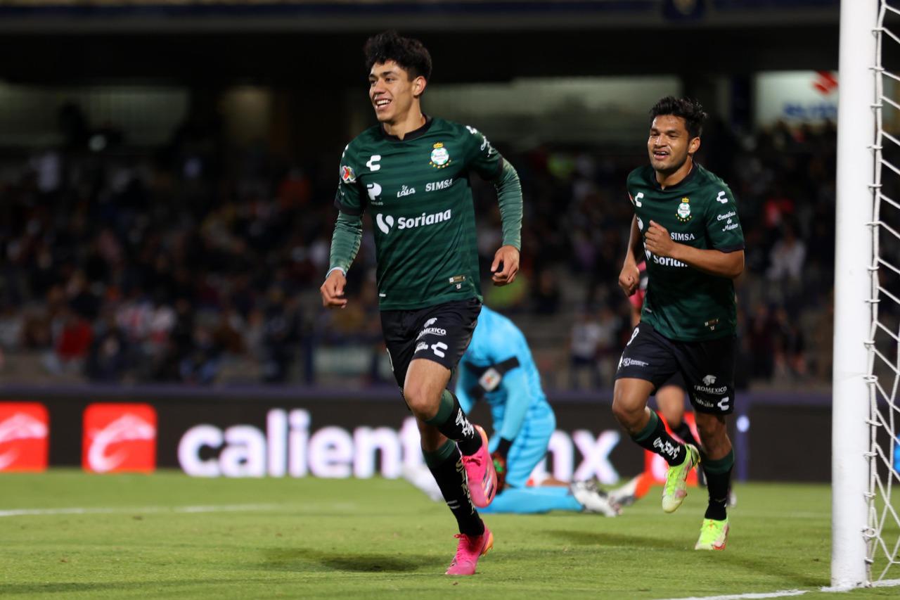 $!Santos se enciende y humilla a Pumas en juego pendiente