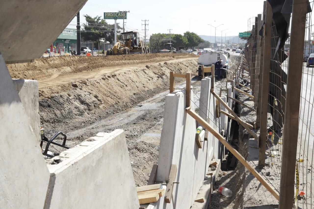 $!Supervisan Rocha Moya y Estrella Palacios obra de puente de Libramiento Colosio