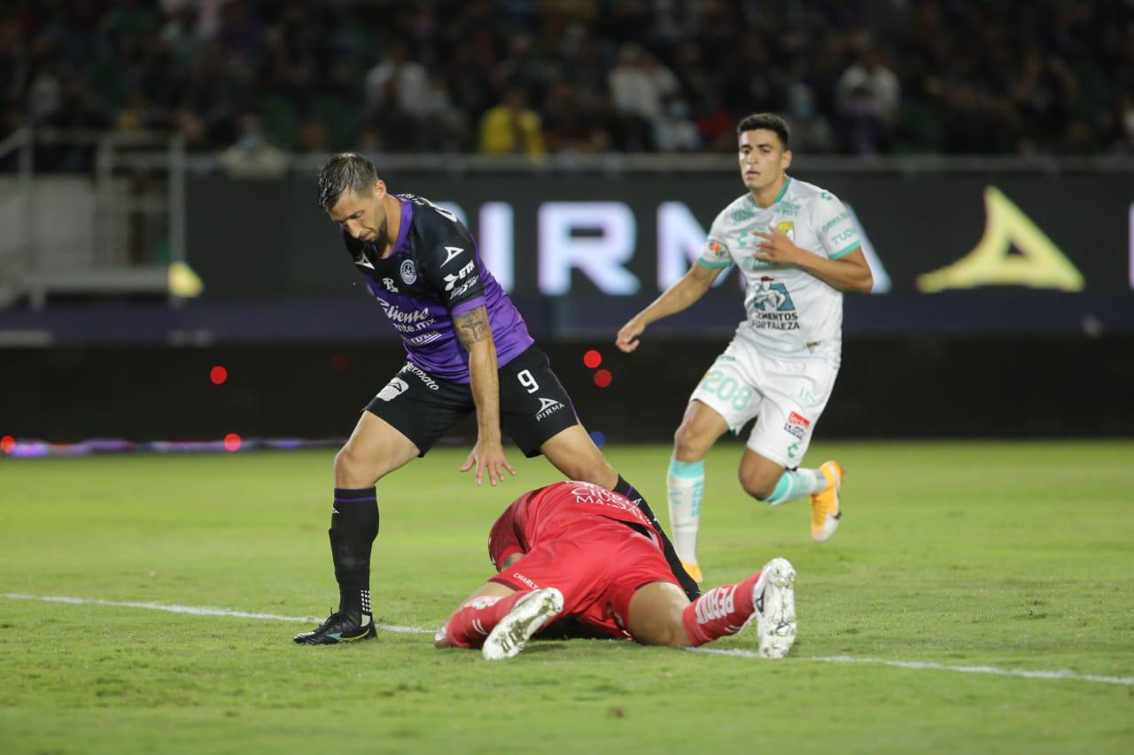 $!Desafortunado debut de Caballero ante León y Mazatlán sigue en el sótano