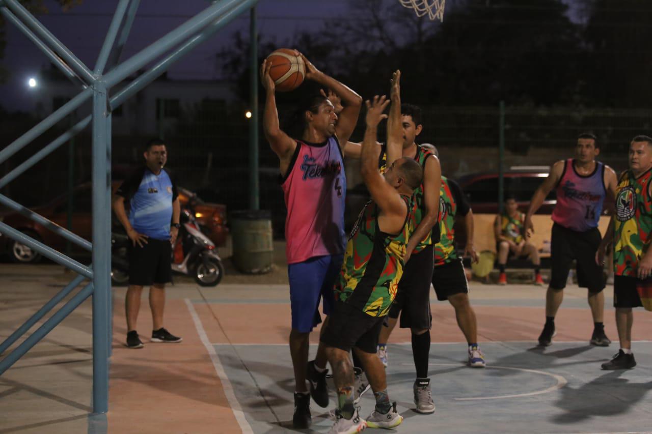 $!Toman delantera Halcones y Teke Tires en la Liga Burócrata