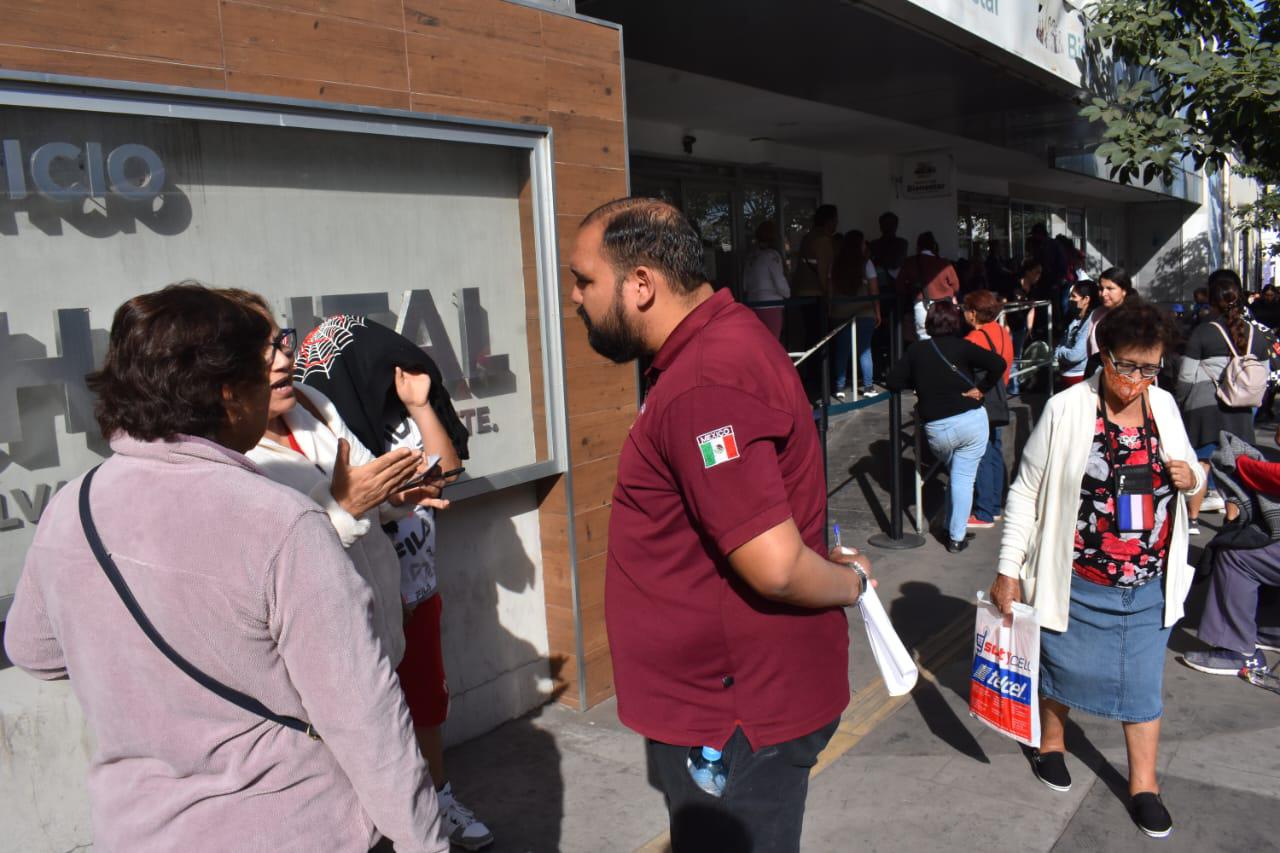 $!Acuden al Banco de Bienestar para recibir apoyos económicos en Culiacán