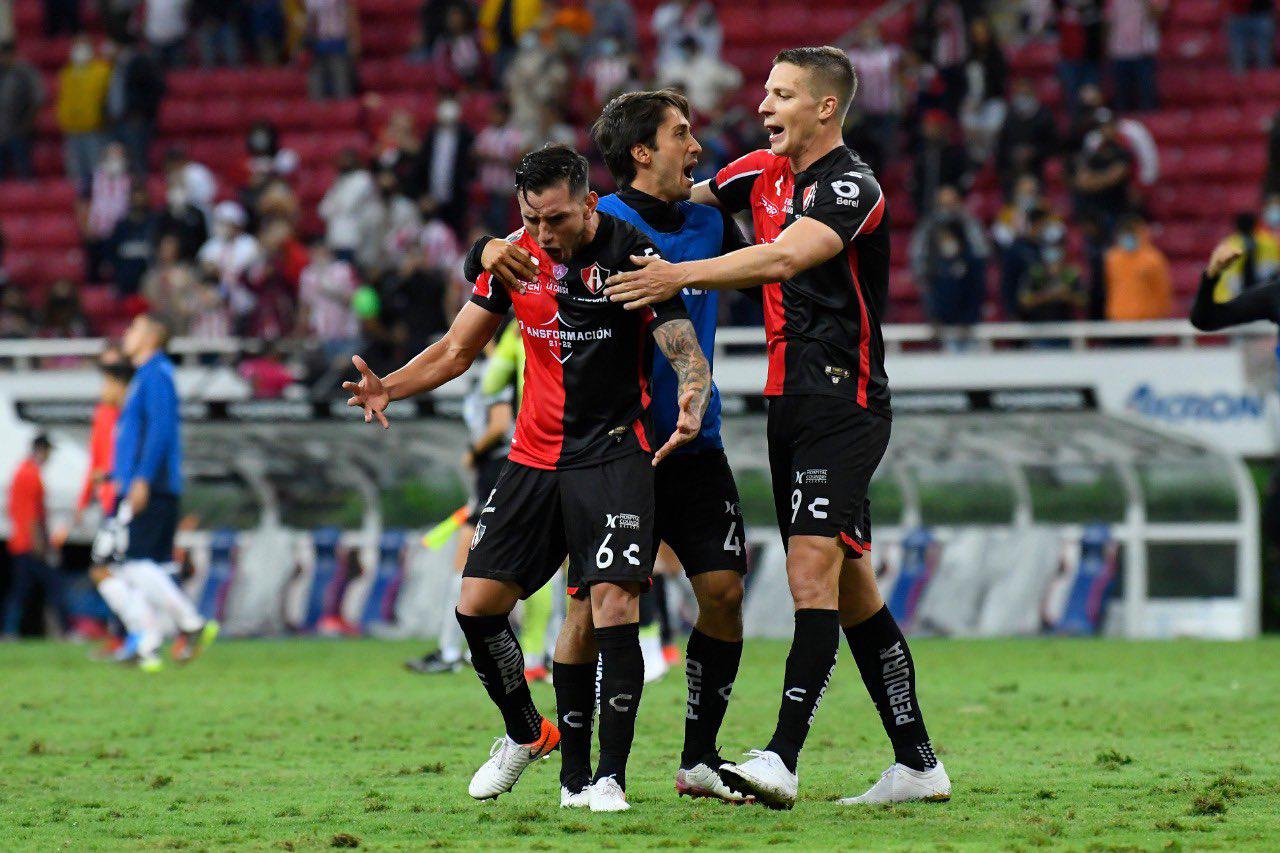 $!Atlas domina clásico tapatío contra Chivas; penal y expulsiones fueron polémica