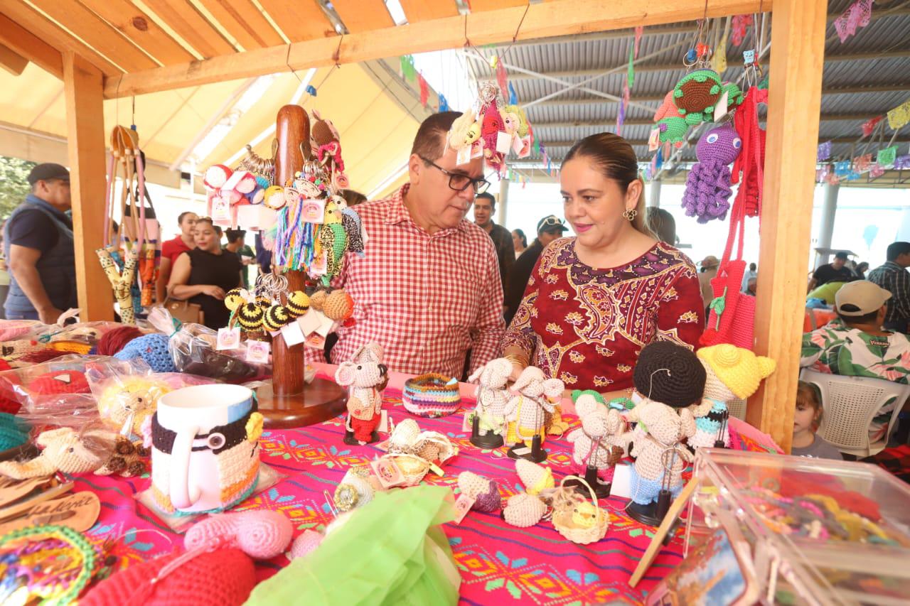 $!Asisten cientos de personas a la quinta Feria del Tamal en el Pueblo Señorial de La Noria