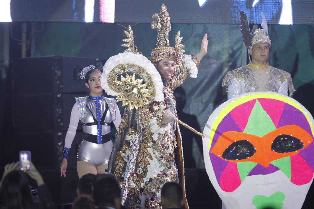 $!Coronan a Víctor II como Rey del Carnaval de Mazatlán 2023