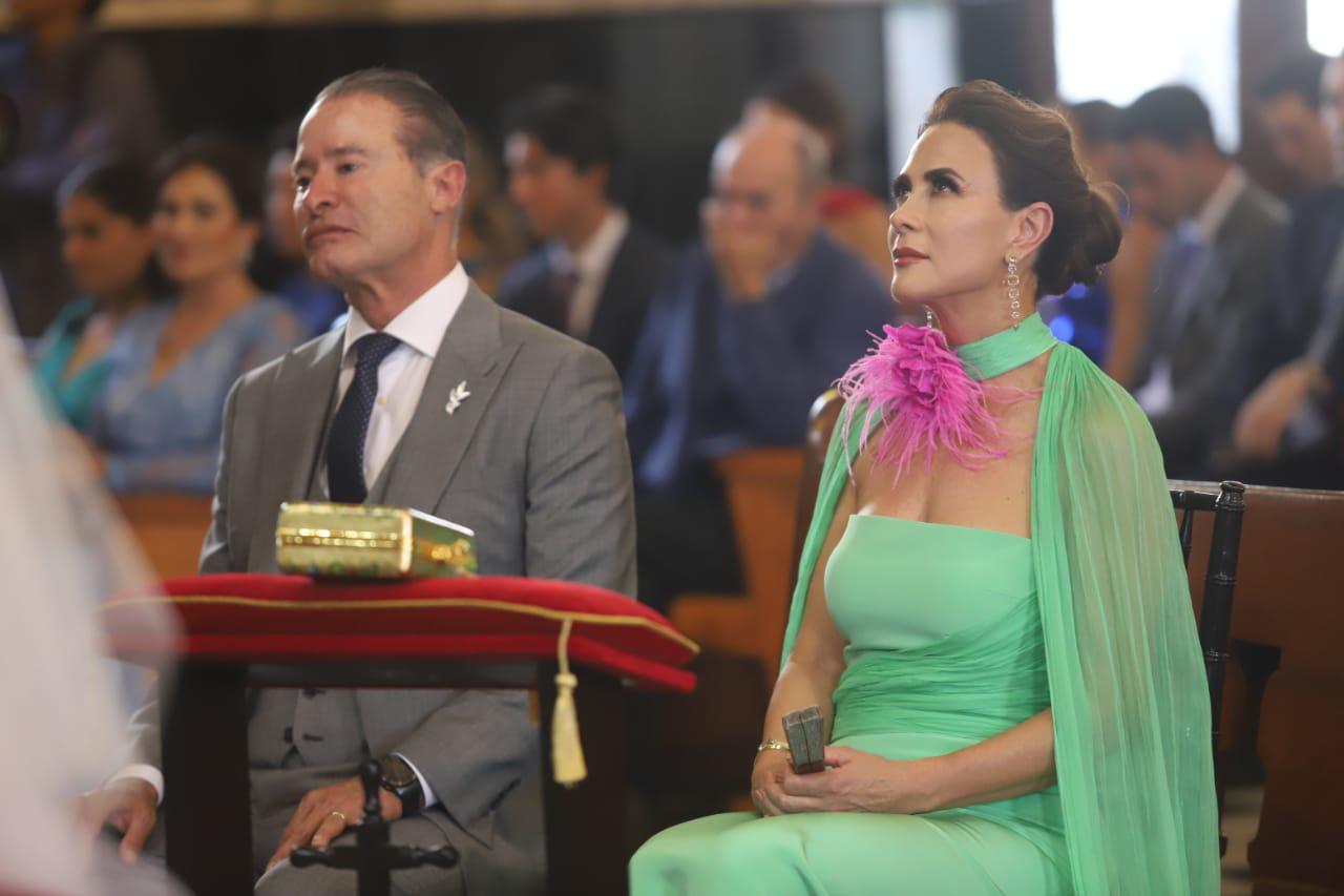 $!Ana Sofía Ley y Quirino Ordaz Fuentes se dan el sí ante el altar