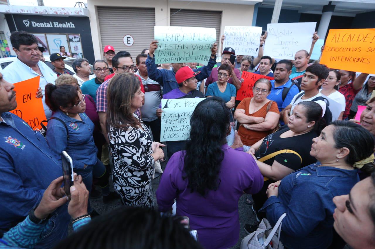 $!Tras protestas, Alcalde dice que garantiza servicios de salud a trabajadores