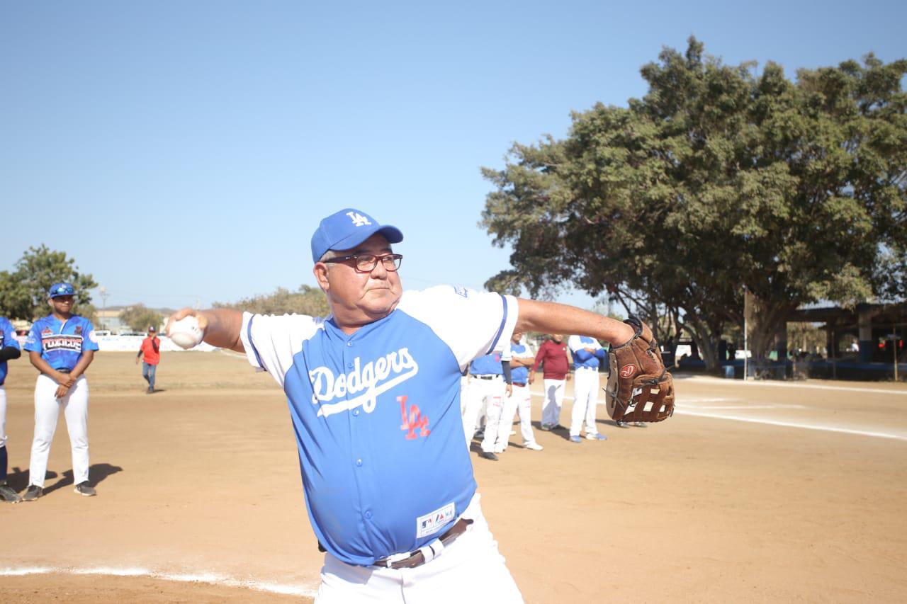 $!Gran fiesta se vive durante la ceremonia inaugural de la Liga de Beisbol Sabatina Interna 2022 del Club Polluelos